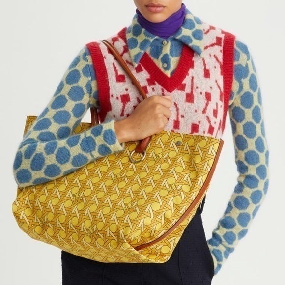 Tory Burch Handbags - Tory Burch
Canvas Basketweave Tote